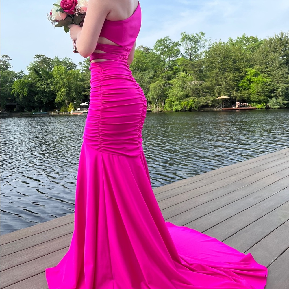 Camille La Vie, Size 2, One Shoulder Bright Pink Prom Dress